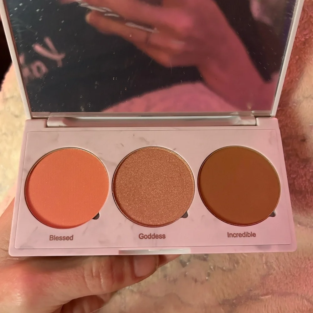 RealHer three pan